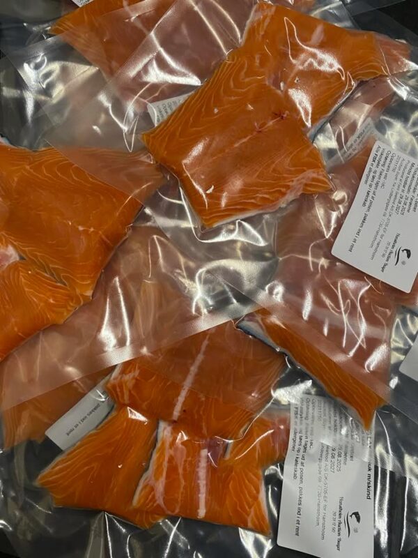 250 gram Laksefiletafskær, vakuumpakket/frossen, til kat og hund