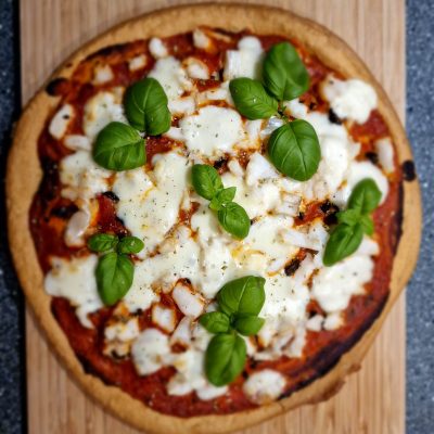 pizza med kuller og oliven